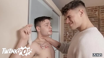 Stunning Malik Delgaty Are Having Some Faggot Fun With Ryan Bailey Until His Girlfriend Catches Them - TWINKPOP